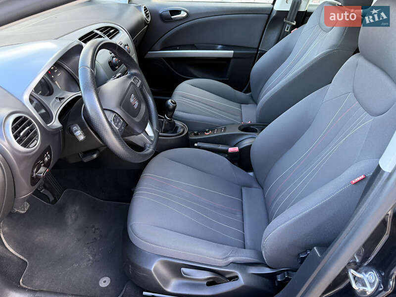 Хэтчбек SEAT Leon 2011 в Луцке