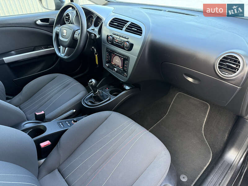 Хэтчбек SEAT Leon 2011 в Луцке