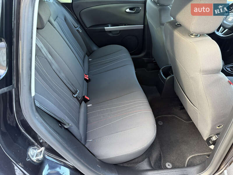 Хэтчбек SEAT Leon 2011 в Луцке