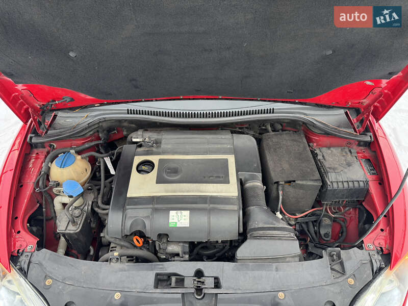 Хэтчбек SEAT Leon 2006 в Киеве