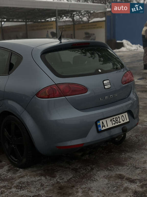 Хэтчбек SEAT Leon 2005 в Корсуне-Шевченковском