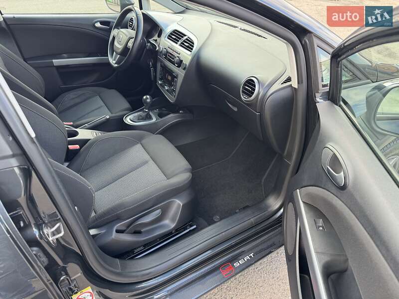 Хэтчбек SEAT Leon 2010 в Луцке фото 28 Хэтчбек SEAT Leon 2010 в Луцке