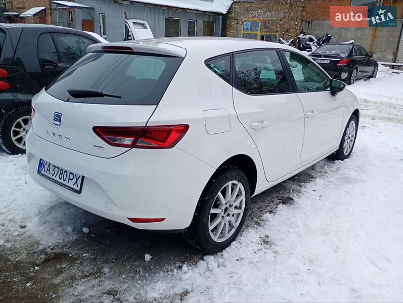 Хэтчбек SEAT Leon 2015 в Киеве