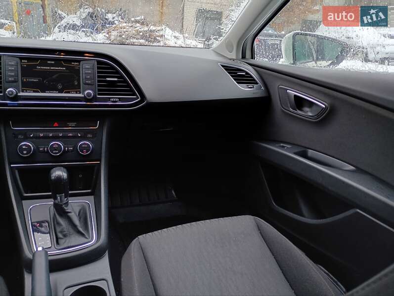 Хэтчбек SEAT Leon 2015 в Киеве