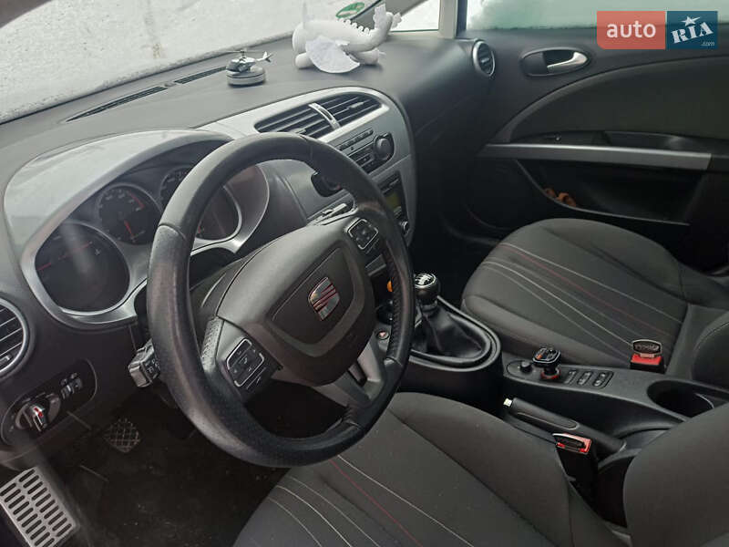 Хэтчбек SEAT Leon 2011 в Хмельницком