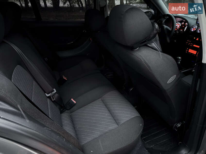 Хэтчбек SEAT Leon 2004 в Каменском фото 38 Хэтчбек SEAT Leon 2004 в Каменском