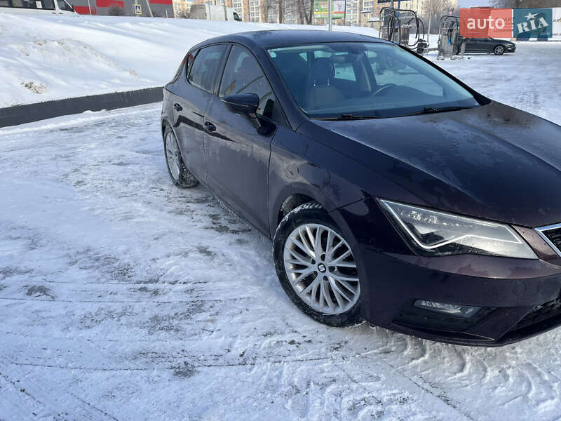 Хэтчбек SEAT Leon 2017 в Киеве