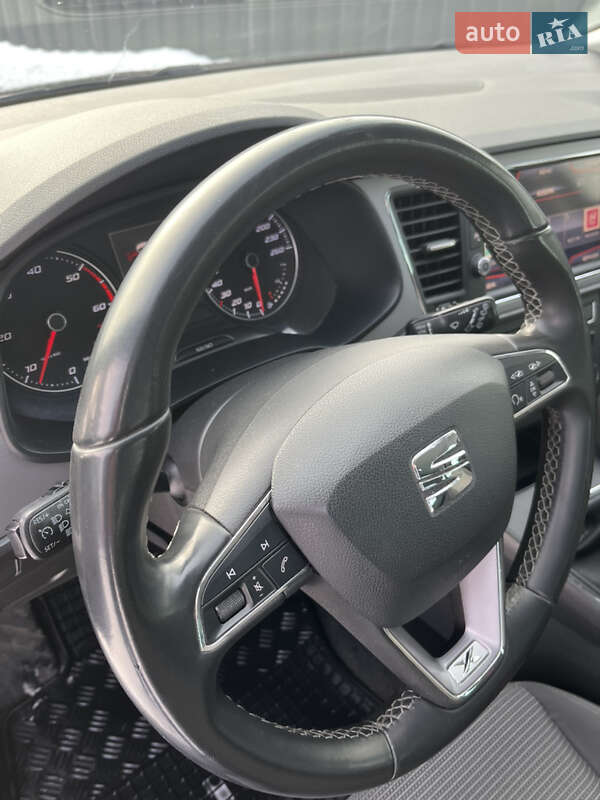 Хэтчбек SEAT Leon 2017 в Киеве