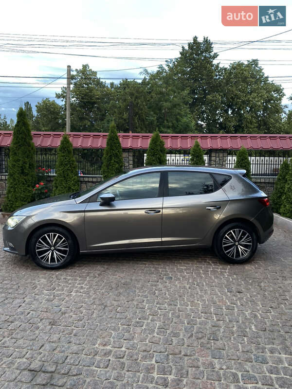 Хэтчбек SEAT Leon 2014 в Первомайске