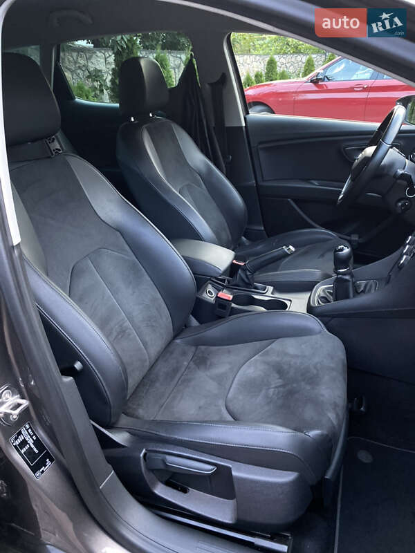 Хэтчбек SEAT Leon 2014 в Первомайске