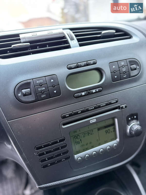 Хэтчбек SEAT Leon 2006 в Луцке