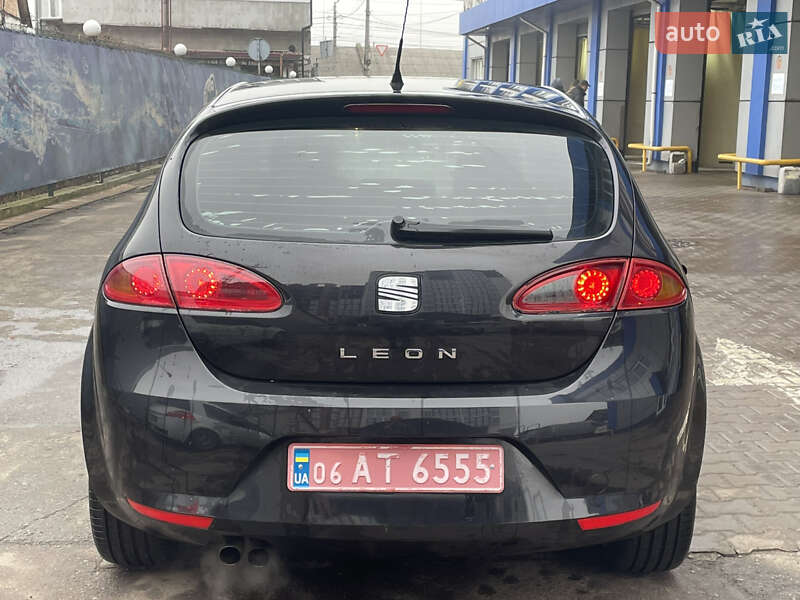 Хэтчбек SEAT Leon 2007 в Житомире