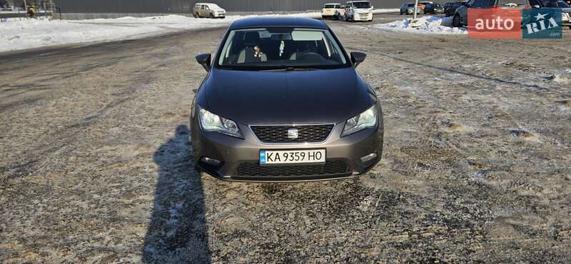 Хэтчбек SEAT Leon 2016 в Киеве