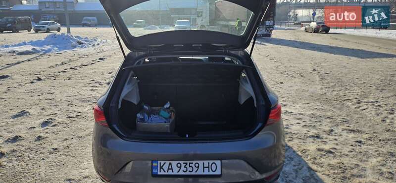 Хэтчбек SEAT Leon 2016 в Киеве