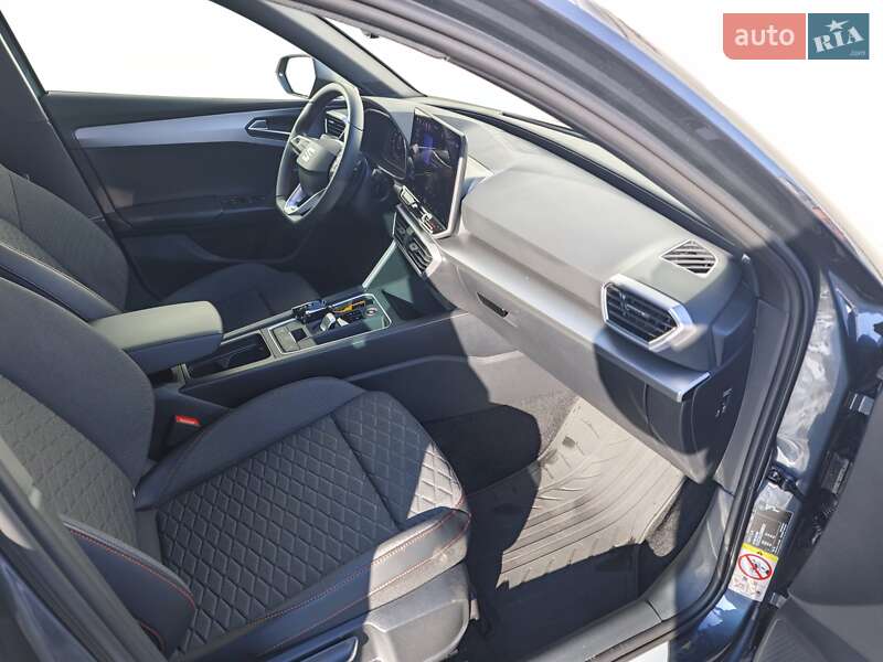 Хэтчбек SEAT Leon 2025 в Кропивницком фото 10 Хэтчбек SEAT Leon 2025 в Кропивницком