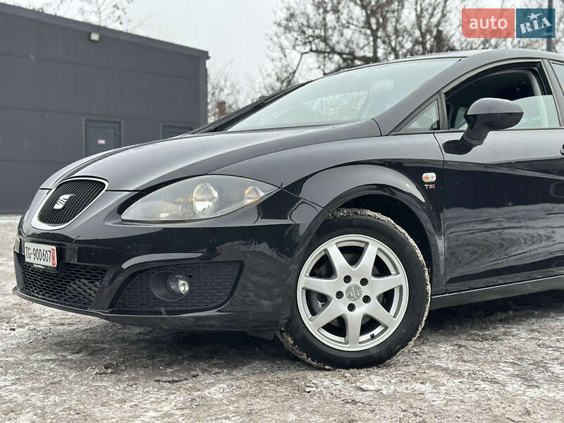 Хетчбек SEAT Leon 2009 в Кам'янському