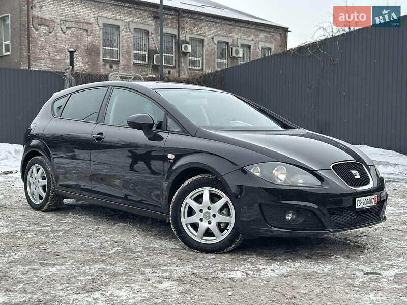 Хетчбек SEAT Leon 2009 в Кам'янському