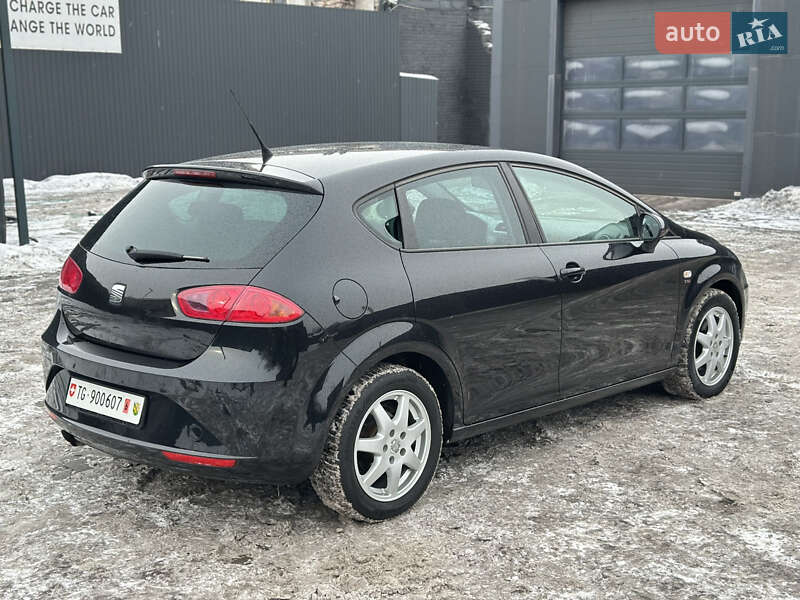 Хетчбек SEAT Leon 2009 в Кам'янському