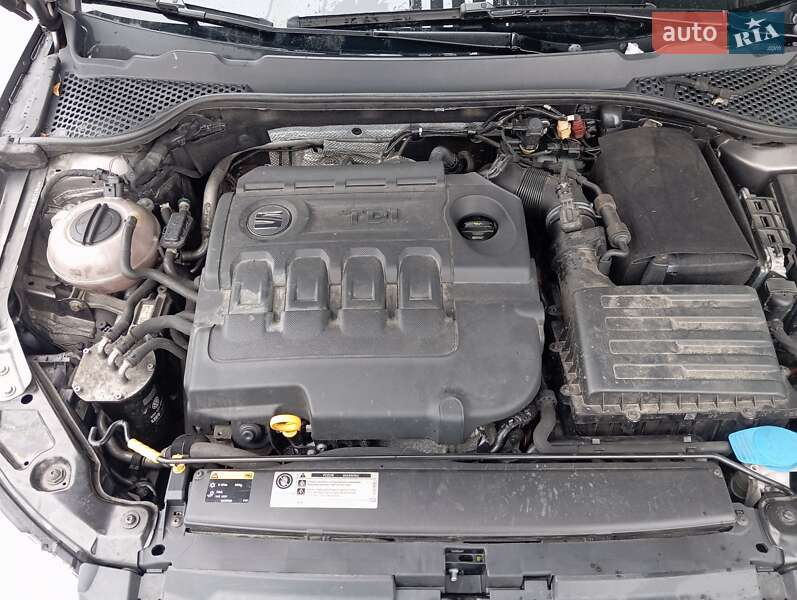 Хэтчбек SEAT Leon 2015 в Киеве