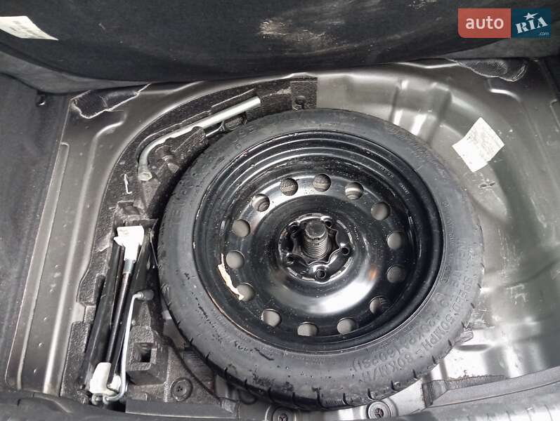 Хэтчбек SEAT Leon 2015 в Киеве