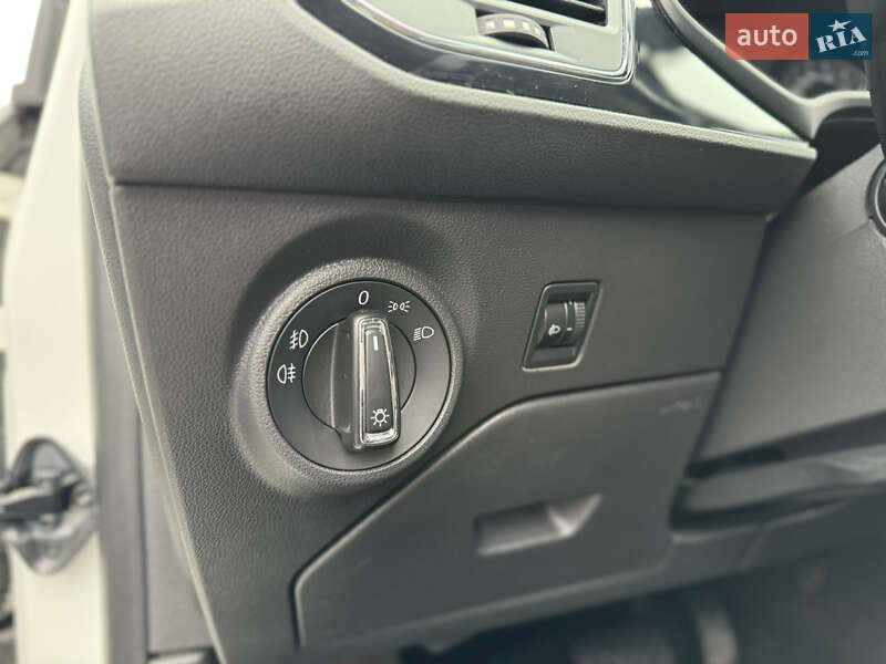 Хетчбек SEAT Leon 2013 в Харкові