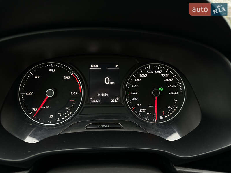 Хетчбек SEAT Leon 2013 в Харкові