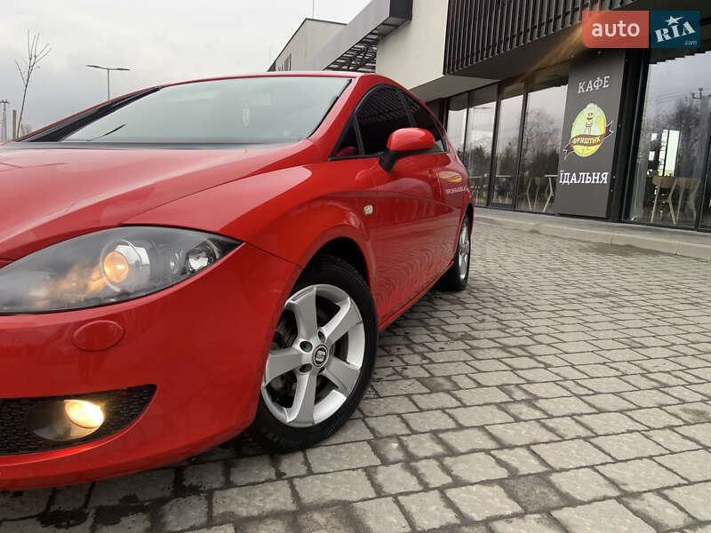 Хэтчбек SEAT Leon 2006 в Ужгороде
