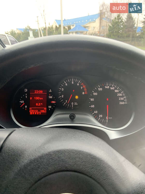 Хэтчбек SEAT Leon 2006 в Ужгороде