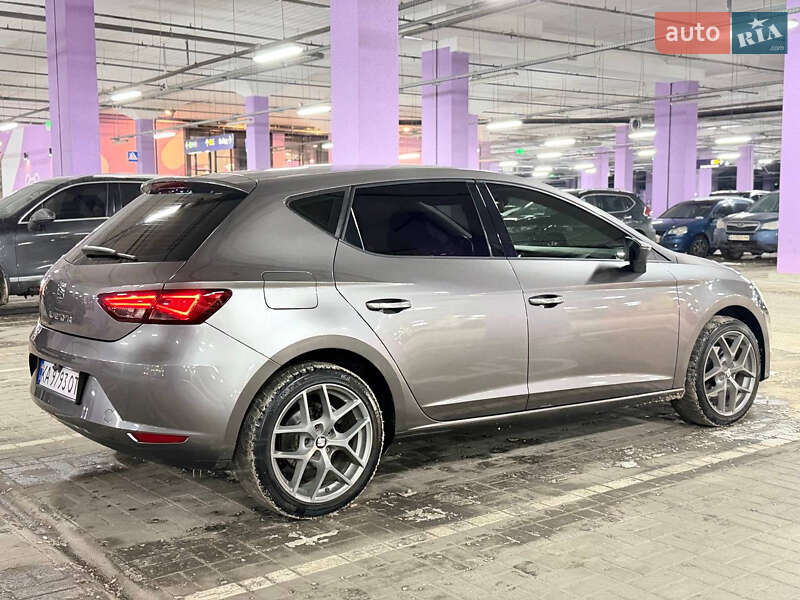 Хетчбек SEAT Leon 2015 в Києві