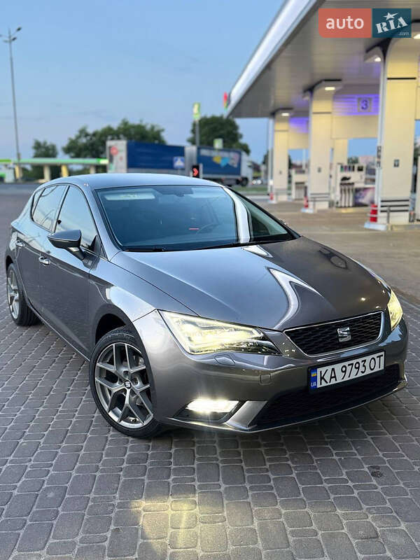 Хетчбек SEAT Leon 2015 в Києві