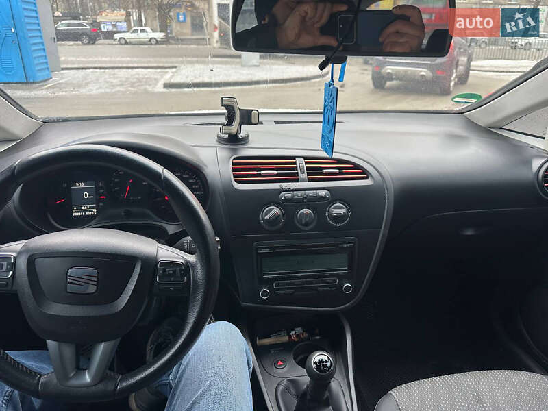 Хетчбек SEAT Leon 2011 в Дніпрі