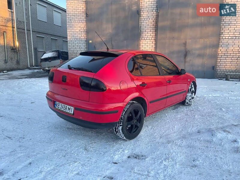 Хетчбек SEAT Leon 2000 в Дніпрі