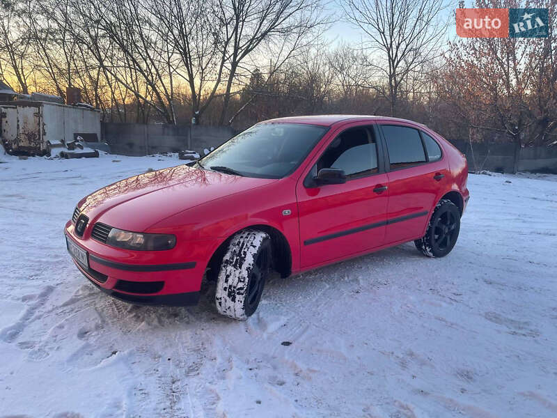 Хетчбек SEAT Leon 2000 в Дніпрі