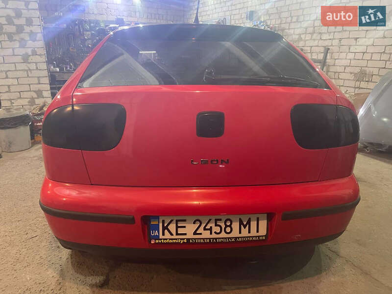Хетчбек SEAT Leon 2000 в Дніпрі