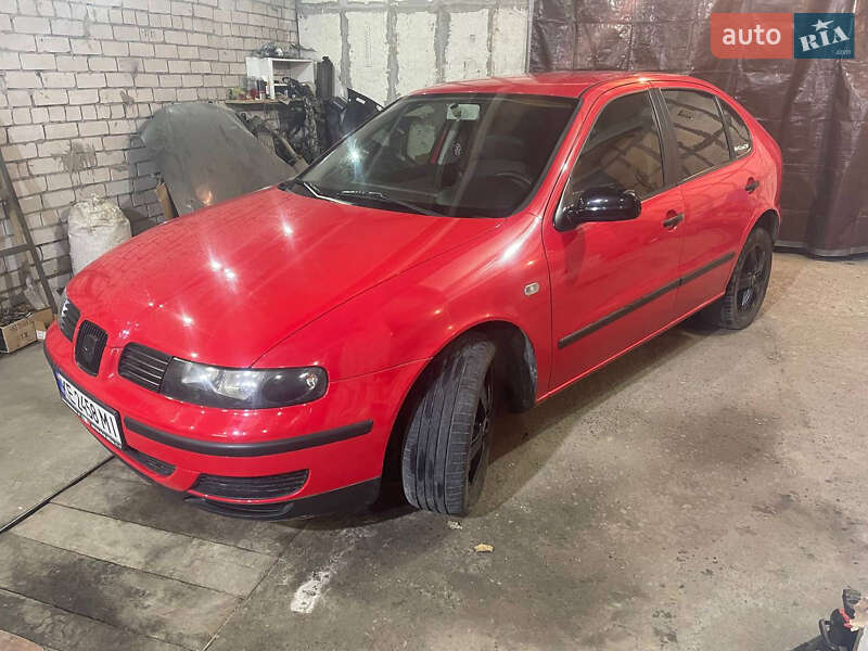 Хетчбек SEAT Leon 2000 в Дніпрі