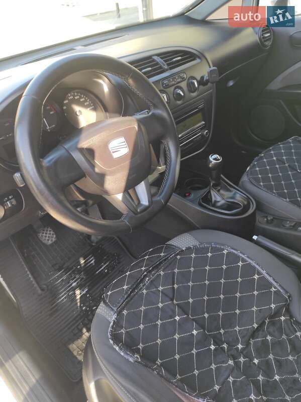 Хетчбек SEAT Leon 2011 в Дрогобичі