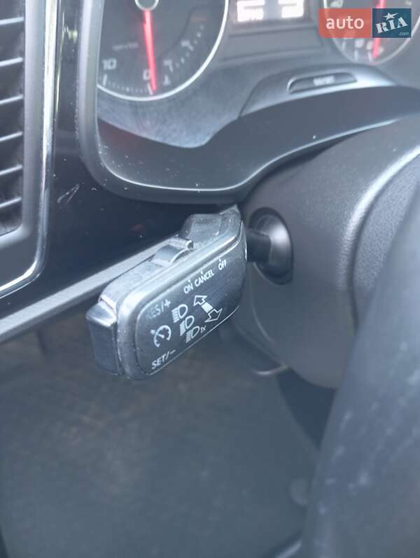 Хетчбек SEAT Leon 2016 в Києві