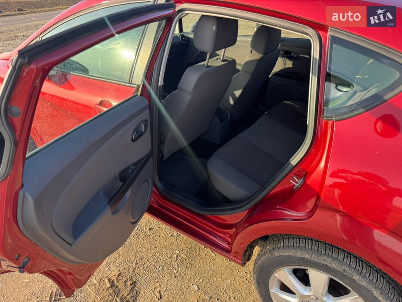 Хэтчбек SEAT Leon 2008 в Стрые