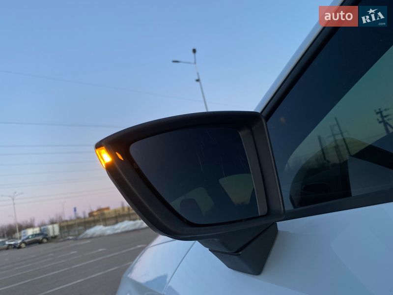 Хэтчбек SEAT Leon 2018 в Ровно