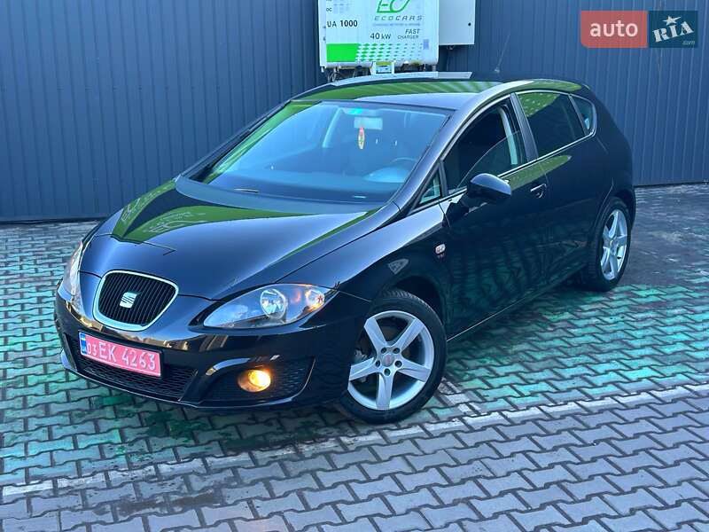 Хэтчбек SEAT Leon 2010 в Каменском