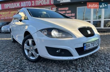 Хэтчбек SEAT Leon 2011 в Смеле
