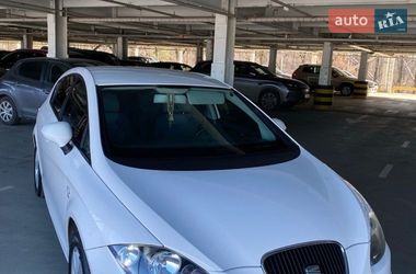 Хэтчбек SEAT Leon 2010 в Киеве