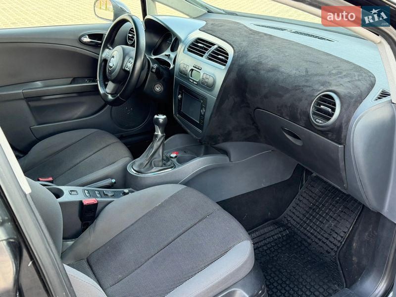 Хэтчбек SEAT Leon 2008 в Кременчуге