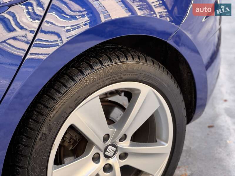 Хэтчбек SEAT Leon 2017 в Киеве