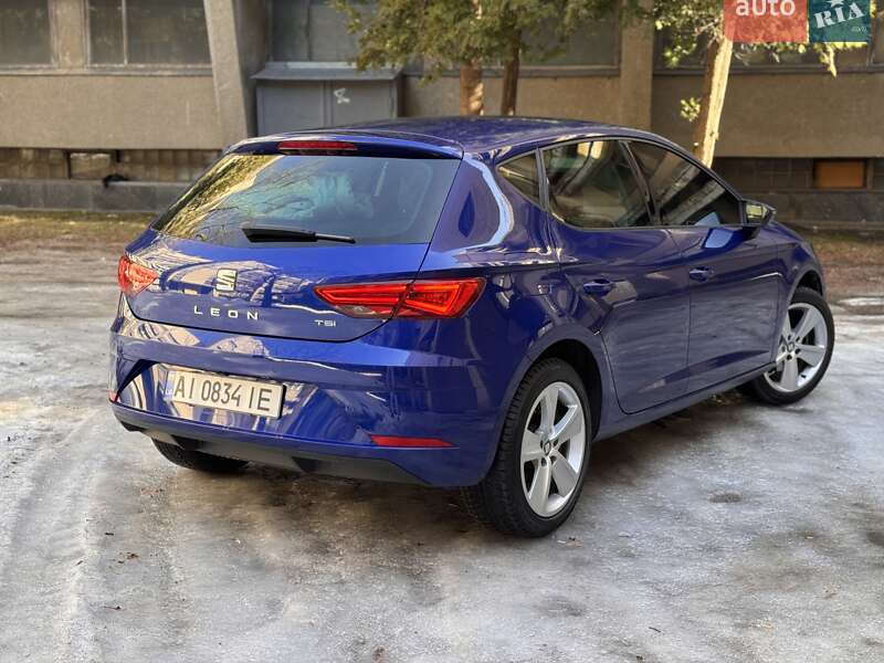 Хэтчбек SEAT Leon 2017 в Киеве