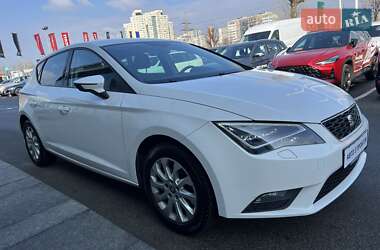 Хэтчбек SEAT Leon 2016 в Киеве