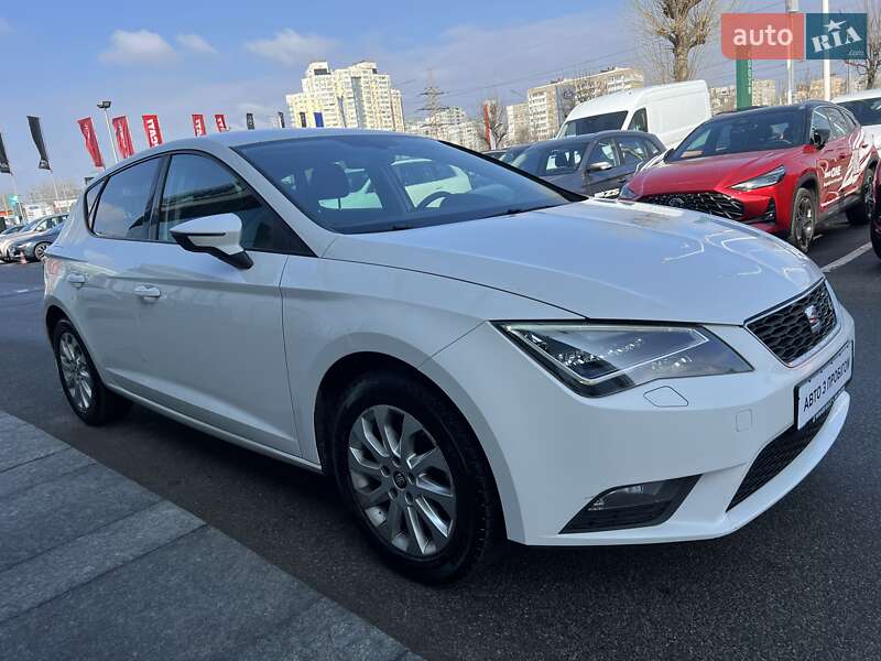 Хэтчбек SEAT Leon 2016 в Киеве