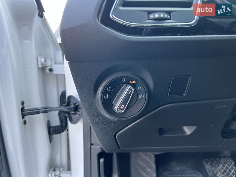 Хэтчбек SEAT Leon 2016 в Киеве