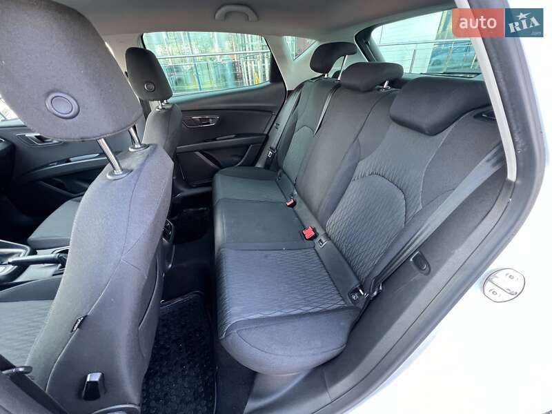 Хэтчбек SEAT Leon 2016 в Киеве