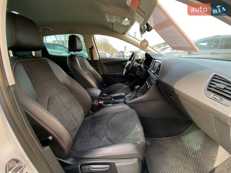 Хэтчбек SEAT Leon 2016 в Днепре